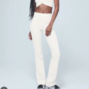 Alo Yoga Bootcut Leggings Ivory